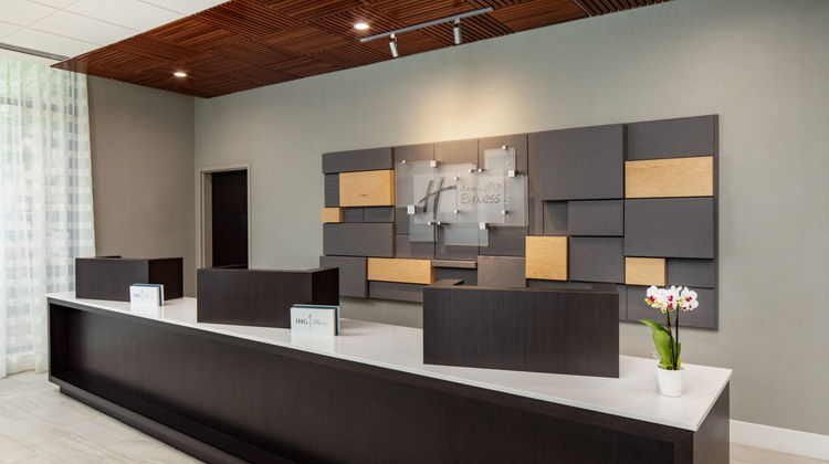 Holiday Inn Express Downtown Lobby