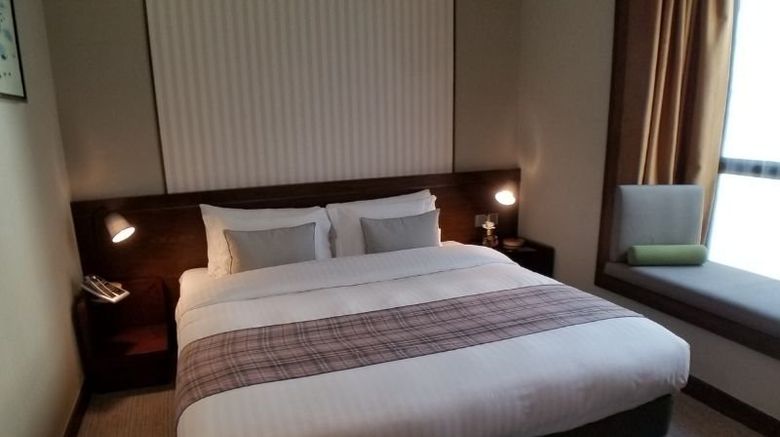 <b>Rosedale Hotel Hong Kong Room</b>. Images powered by <a href="https://www.leonardoworldwide.com/" title="Leonardo Worldwide" target="_blank">Leonardo</a>.