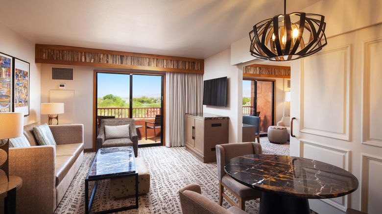 <b>Sheraton Grand at Wild Horse Pass Room</b>. Images powered by <a href="https://www.leonardoworldwide.com/" title="Leonardo Worldwide" target="_blank">Leonardo</a>.