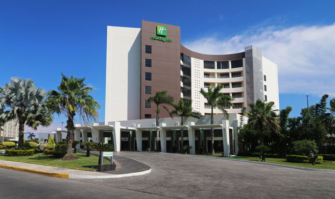Holiday Inn Tuxpan-Convention Center Exterior