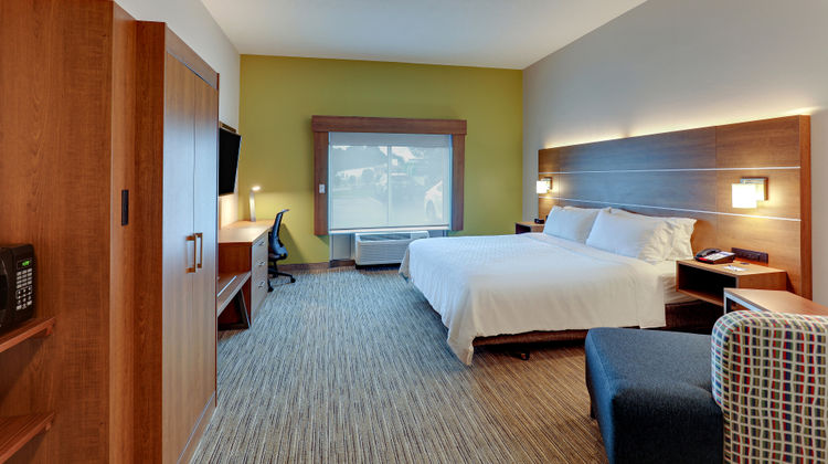 Holiday Inn Express Campbellsville Room
