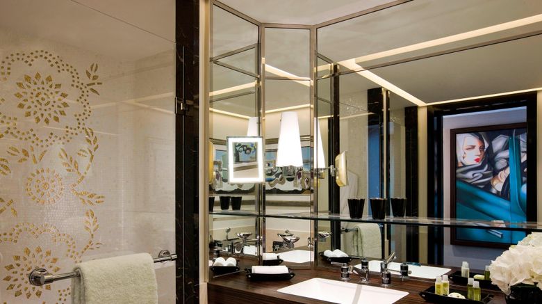 <b>Prince de Galles, Luxury Collection Room</b>. Images powered by <a href=https://www.travelagewest.com/Hotels/Paris/