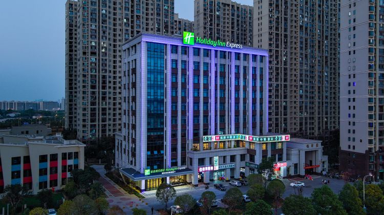 Holiday Inn Express University Tech City Exterior