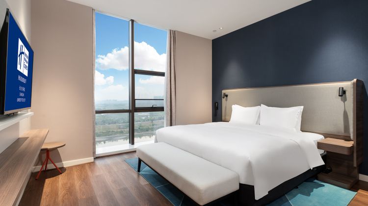 Holiday Inn Express University Tech City Room