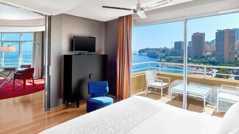 <b>Le Meridien Beach Plaza Suite</b>. Images powered by <a href="https://www.leonardoworldwide.com/" title="Leonardo Worldwide" target="_blank">Leonardo</a>.