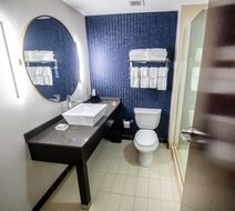Fairfield Inn & Suites Washington Casino Room