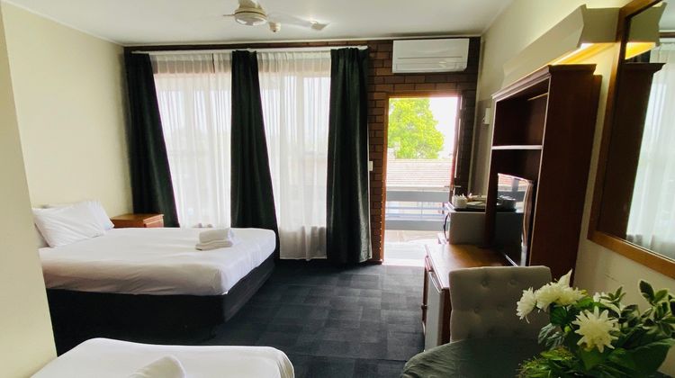 Nowra Motor Inn Room