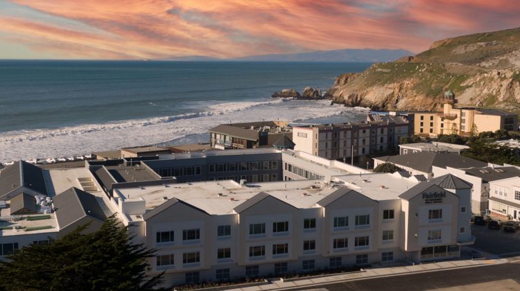 Fairfield Inn & Suites Pacifica Beach