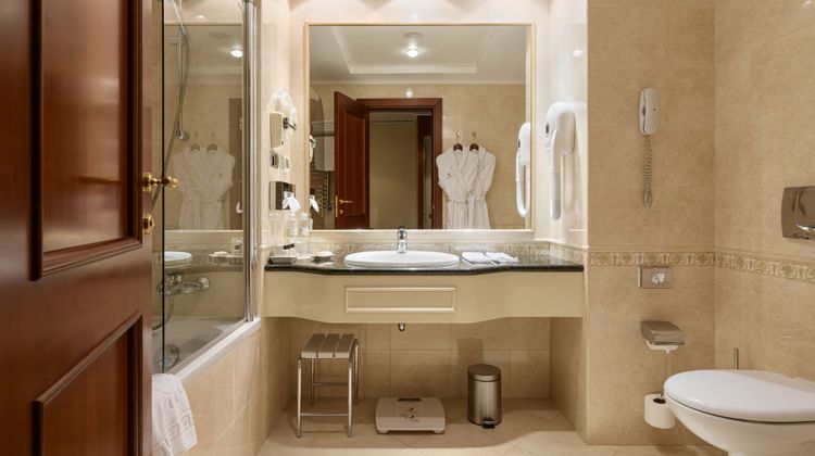 Premier Palace Hotel Room