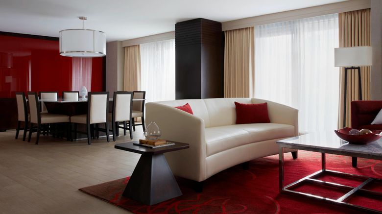 <b>Marriott Marquis Washington, DC Suite</b>. Images powered by <a href="https://www.leonardoworldwide.com/" title="Leonardo Worldwide" target="_blank">Leonardo</a>.