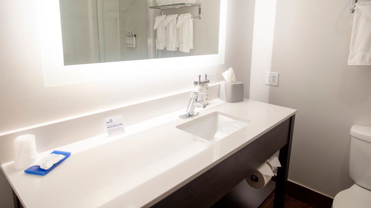 Holiday Inn Express Marshfield Room