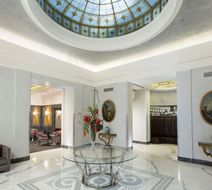 Hotel Artemide Lobby