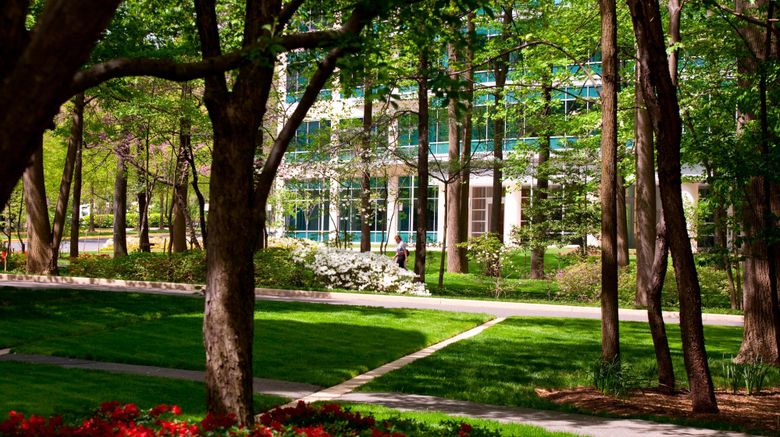 <b>Falls Church Marriott Fairview Park Exterior</b>. Images powered by <a href="https://www.leonardoworldwide.com/" title="Leonardo Worldwide" target="_blank">Leonardo</a>.