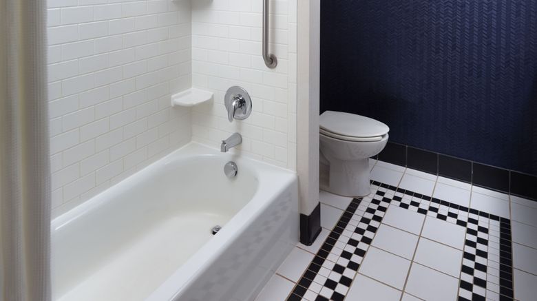 <b>Fairfield Inn/Suites Orlando at SeaWorld Room</b>. Images powered by <a href="https://www.leonardoworldwide.com/" title="Leonardo Worldwide" target="_blank">Leonardo</a>.