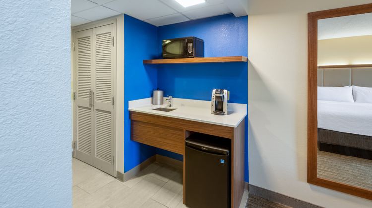 Holiday Inn Express at Williamsburg Sq Room