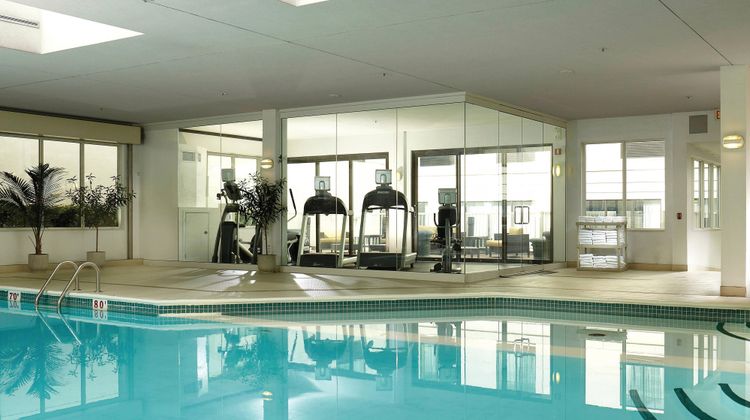 Courtyard by Marriott Ottawa Downtown Pool