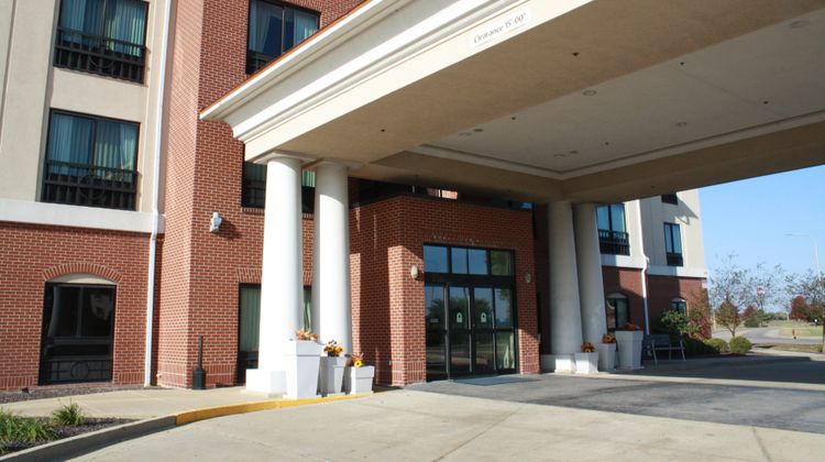 Holiday Inn Express & Suites Morton Exterior