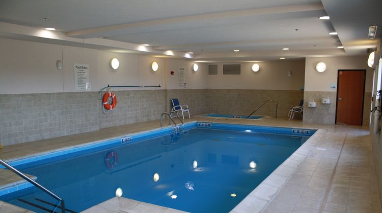 Holiday Inn Express & Suites Morton Pool