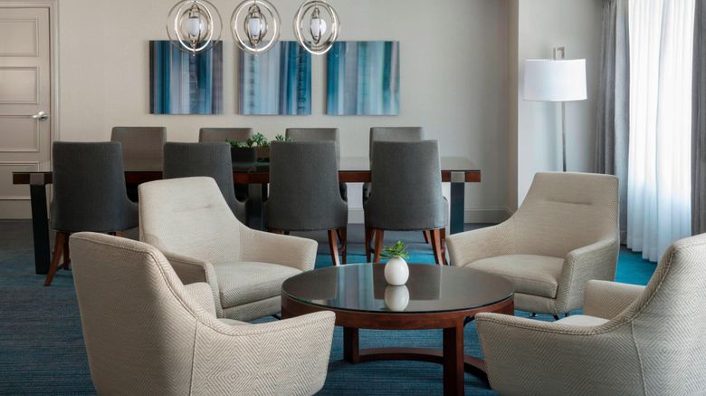 <b>Marriott Downtown at CF Toronto Eaton Centre Suite</b>. Images powered by <a href="https://www.leonardoworldwide.com/" title="Leonardo Worldwide" target="_blank">Leonardo</a>.