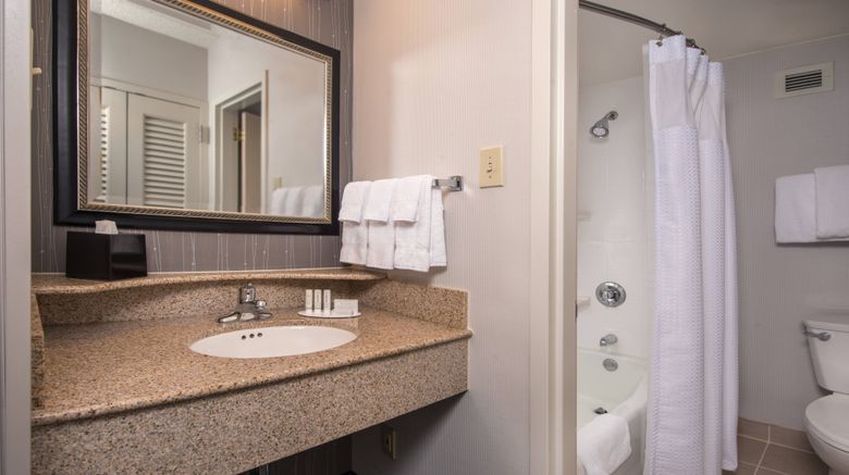 <b>Courtyard by Marriott Fairfax Fair Oaks Room</b>. Images powered by <a href="https://www.leonardoworldwide.com/" title="Leonardo Worldwide" target="_blank">Leonardo</a>.