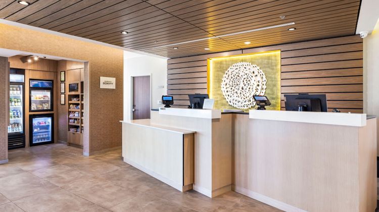 Fairfield Inn & Suites Airport Oyster Point Area Lobby