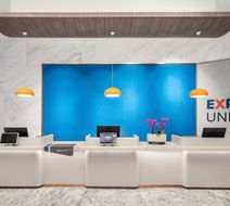 Holiday Inn Express Railway Station Lobby