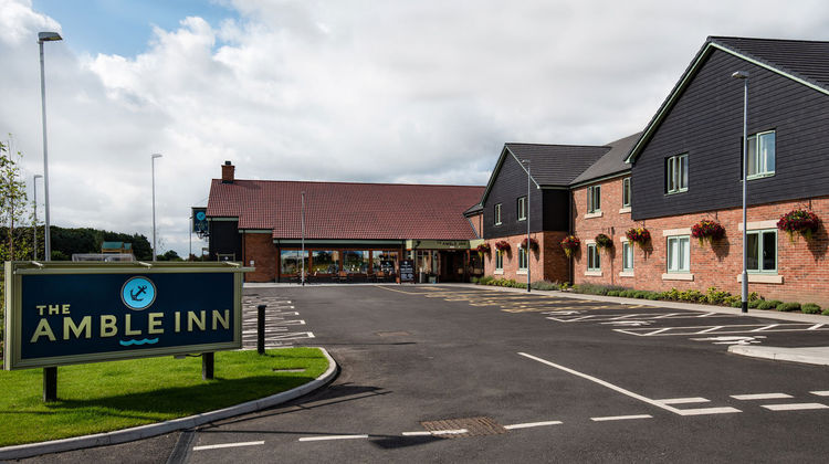 The Amble Inn Exterior