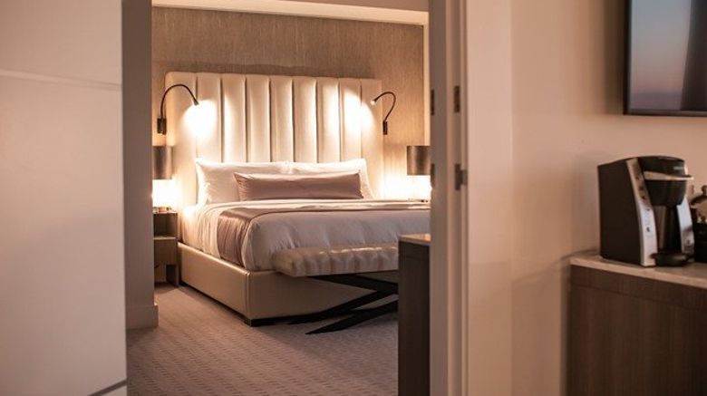 <b>The Kindler Hotel Suite</b>. Images powered by <a href="https://www.leonardoworldwide.com/" title="Leonardo Worldwide" target="_blank">Leonardo</a>.