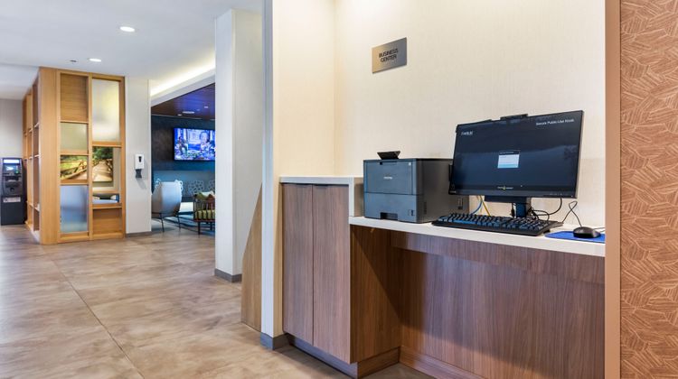 Fairfield Inn & Suites Airport Oyster Point Area Lobby