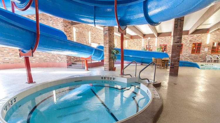 BCMInns Lloydminster, SK Pool