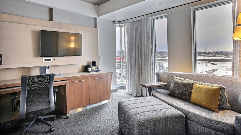 <b>Courtyard by Marriott Quebec City Room</b>. Images powered by <a href="https://www.leonardoworldwide.com/" title="Leonardo Worldwide" target="_blank">Leonardo</a>.