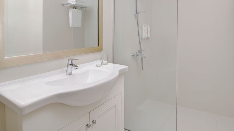 <b>Delta Hotels, Dubai Investment Park Room</b>. Images powered by <a href="https://www.leonardoworldwide.com/" title="Leonardo Worldwide" target="_blank">Leonardo</a>.