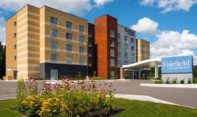 Fairfield Inn & Suites North Bay Exterior