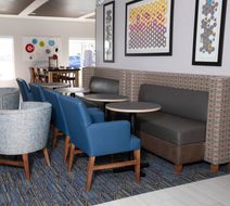 Holiday Inn Express Toledo West-Napoleon Lobby
