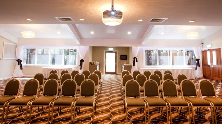 <b>The Glen Hotel & Suites Meeting</b>. Images powered by <a href="https://www.leonardoworldwide.com/" title="Leonardo Worldwide" target="_blank">Leonardo</a>.