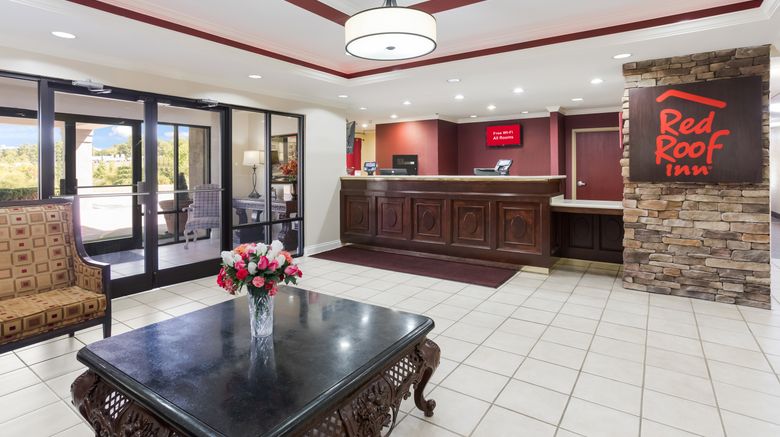 <b>Red Roof Inn London I-75 Lobby</b>. Images powered by <a href="https://www.leonardoworldwide.com/" title="Leonardo Worldwide" target="_blank">Leonardo</a>.