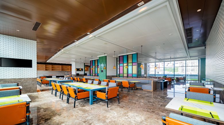 <b>Holiday Inn Zhuhai City Center Restaurant</b>. Images powered by <a href="https://www.leonardoworldwide.com/" title="Leonardo Worldwide" target="_blank">Leonardo</a>.