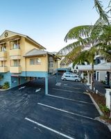 Cairns Queenscourt