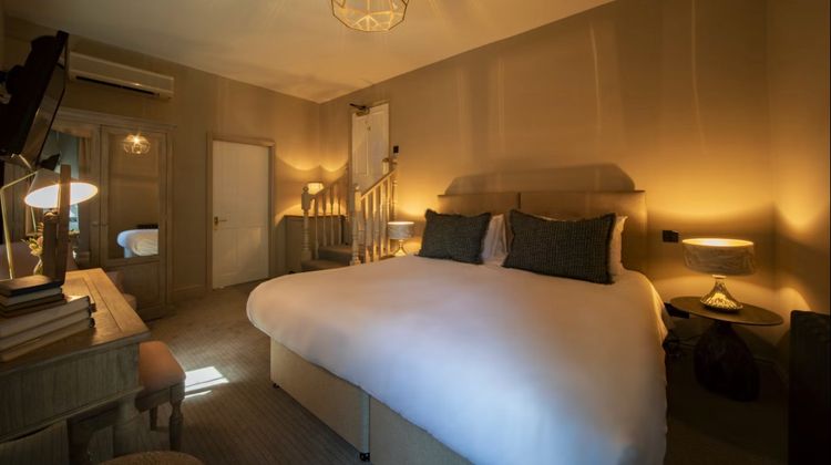 The Cottage in the Wood Room