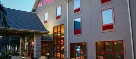 Wildwood Lodge Exterior