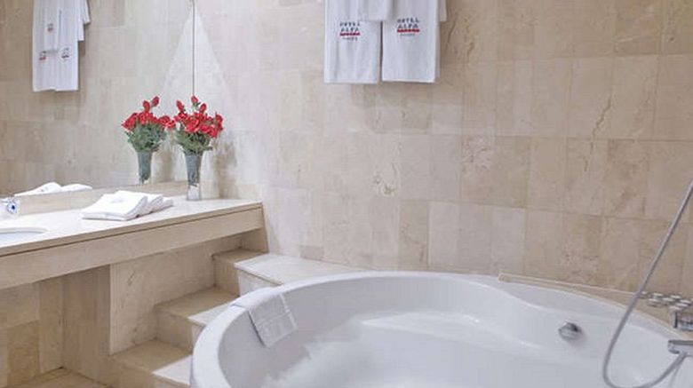 <b>Sercotel Air Penedes Room</b>. Images powered by <a href="https://www.leonardoworldwide.com/" title="Leonardo Worldwide" target="_blank">Leonardo</a>.