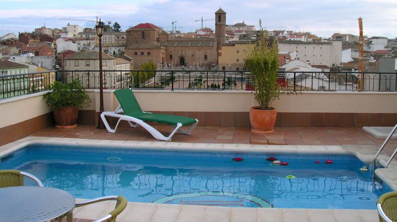 <b>Santiago Pool</b>. Images powered by <a href="https://www.leonardoworldwide.com/" title="Leonardo Worldwide" target="_blank">Leonardo</a>.