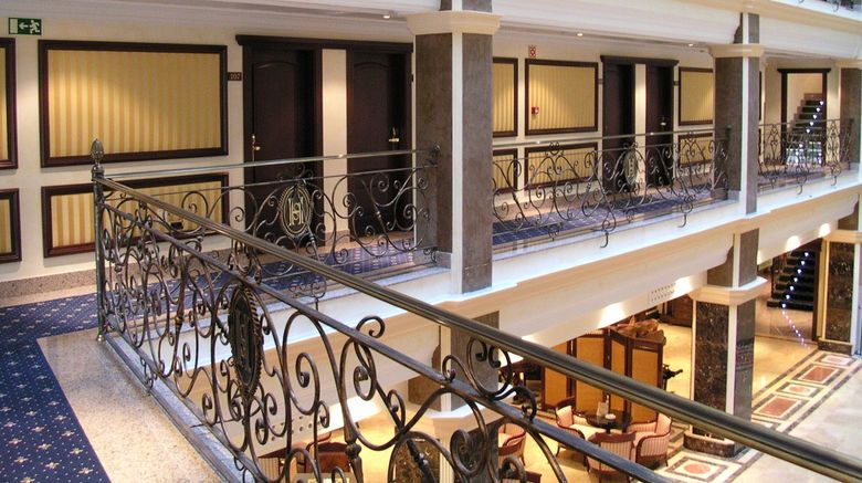 <b>Santiago Lobby</b>. Images powered by <a href="https://www.leonardoworldwide.com/" title="Leonardo Worldwide" target="_blank">Leonardo</a>.