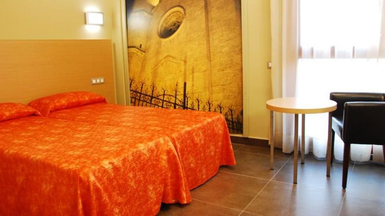 <b>Hotel Pere III El Gran Room</b>. Images powered by <a href="https://www.leonardoworldwide.com/" title="Leonardo Worldwide" target="_blank">Leonardo</a>.
