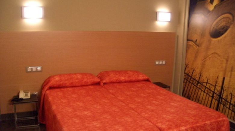 <b>Hotel Pere III El Gran Room</b>. Images powered by <a href="https://www.leonardoworldwide.com/" title="Leonardo Worldwide" target="_blank">Leonardo</a>.