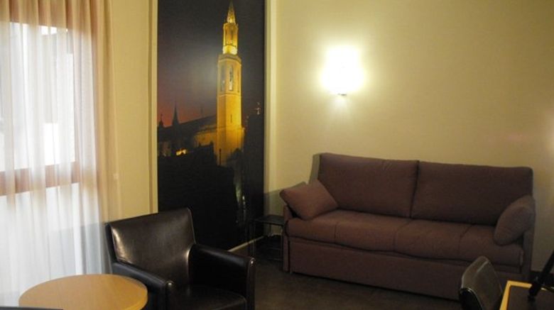 <b>Hotel Pere III El Gran Room</b>. Images powered by <a href="https://www.leonardoworldwide.com/" title="Leonardo Worldwide" target="_blank">Leonardo</a>.