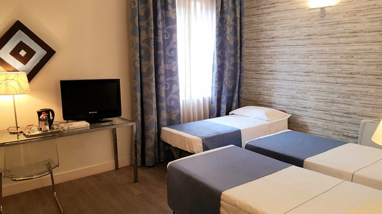 <b>Lancaster Hotel Room</b>. Images powered by <a href="https://leonardo.com/" title="Leonardo Worldwide" target="_blank">Leonardo</a>.