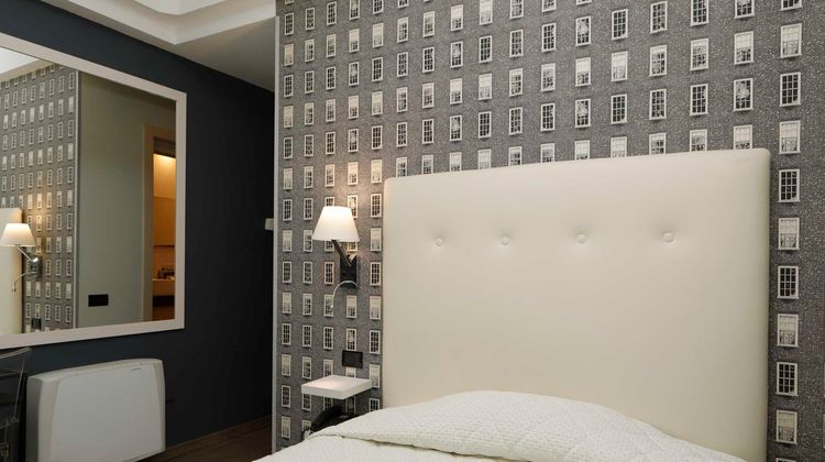 Lancaster Hotel Room
