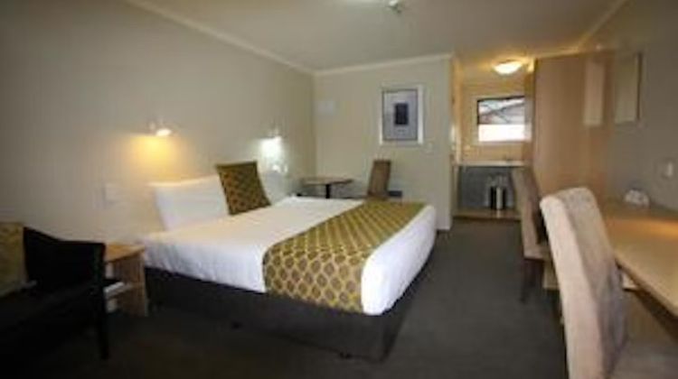 555 Motel Dunedin Suite