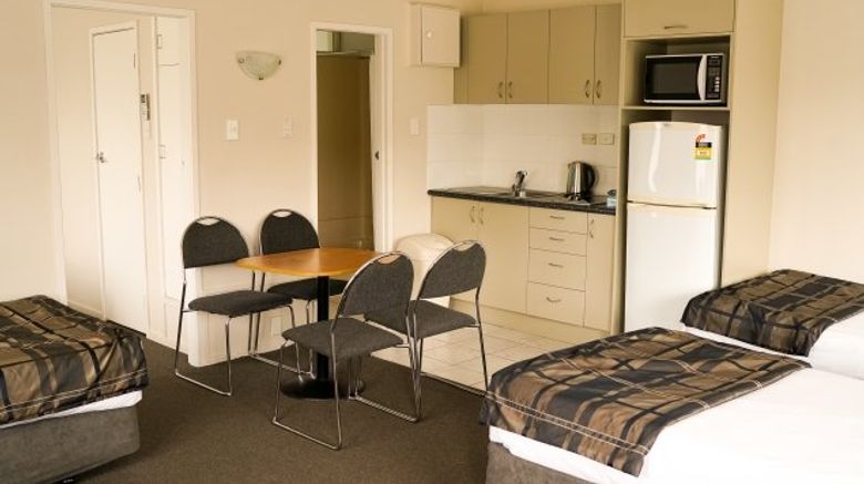 <b>Alpers Lodge Room</b>. Images powered by <a href="https://www.leonardoworldwide.com/" title="Leonardo Worldwide" target="_blank">Leonardo</a>.